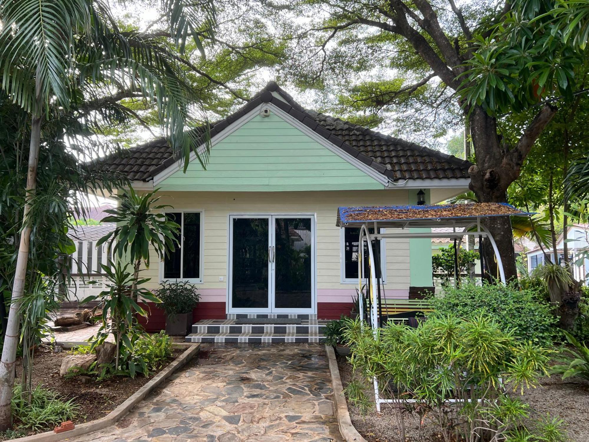Suanpai Resort Sattahip Exterior photo