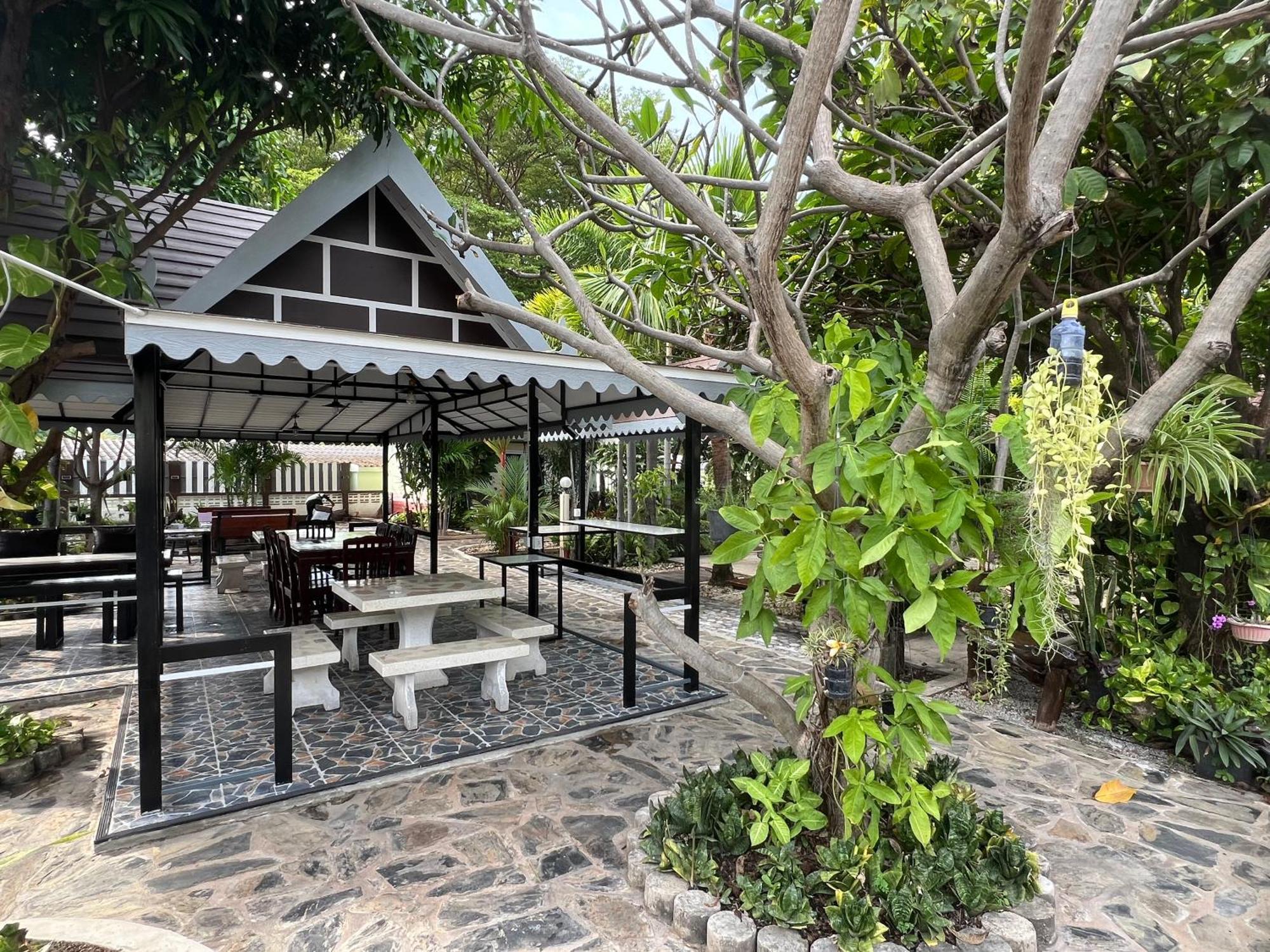 Suanpai Resort Sattahip Exterior photo