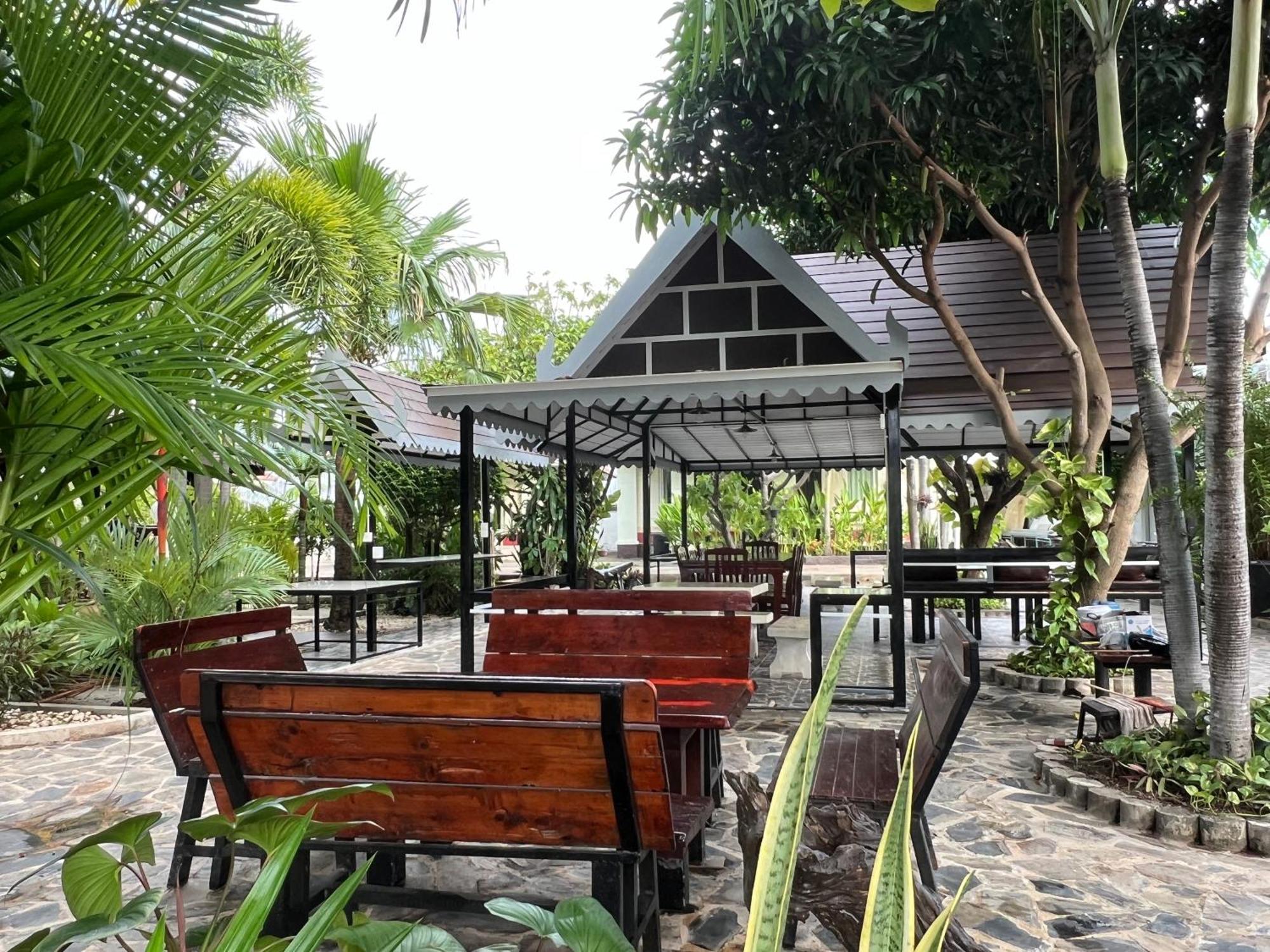 Suanpai Resort Sattahip Exterior photo