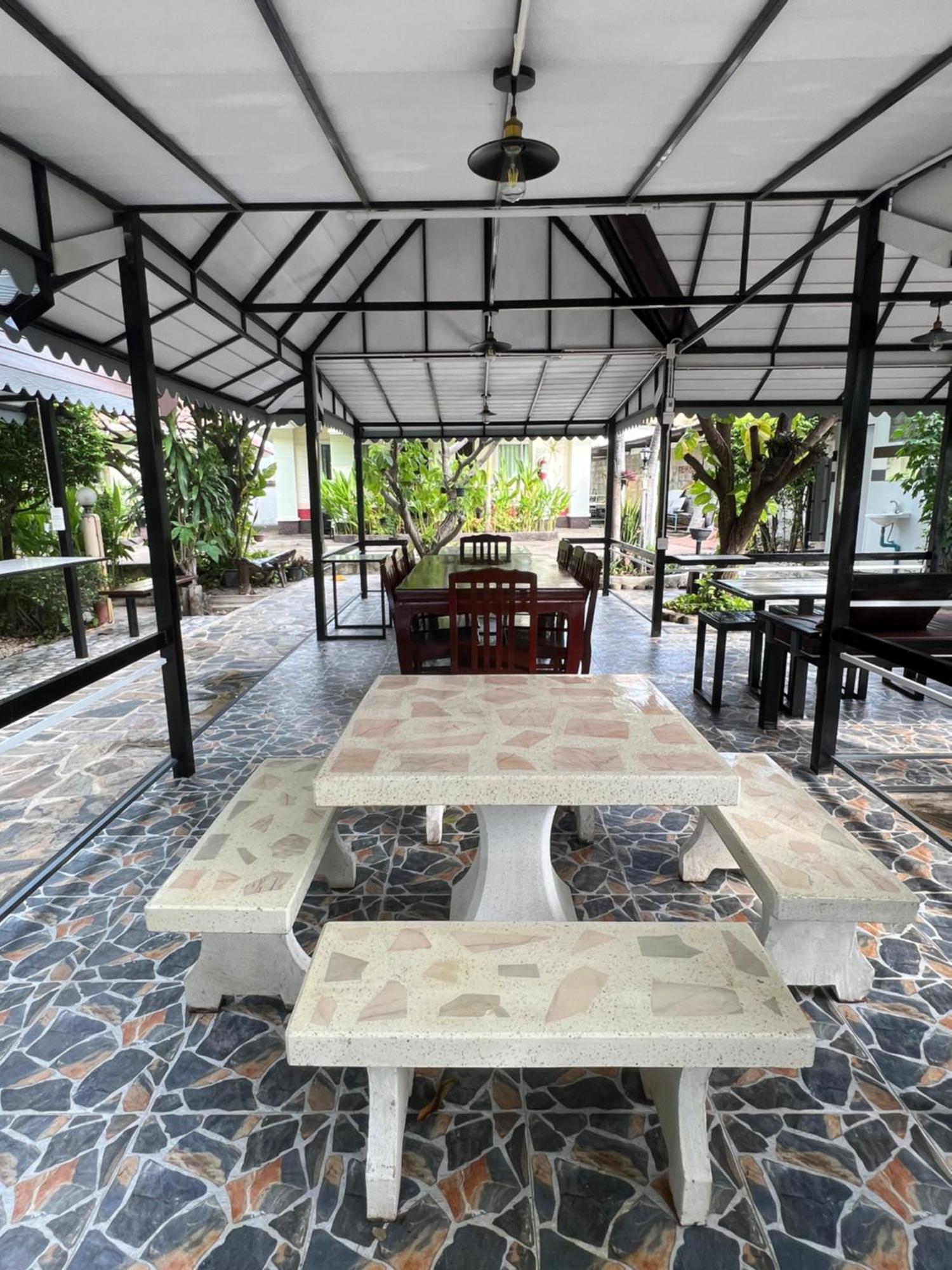 Suanpai Resort Sattahip Exterior photo